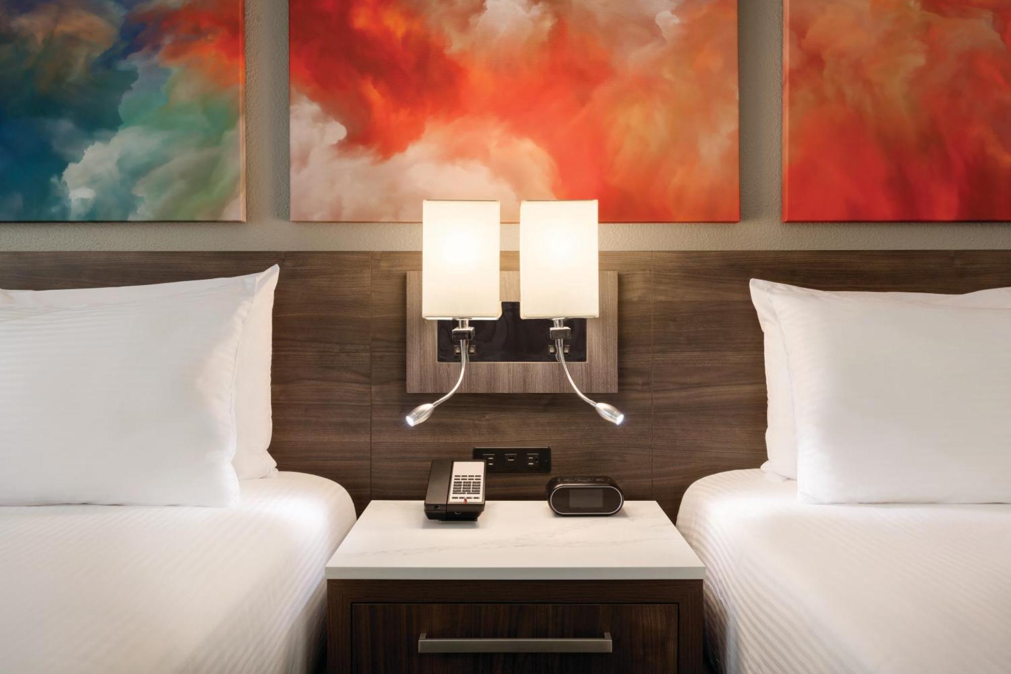 One Bedroom Queen Suite Two Queen Beds Sofa Bed