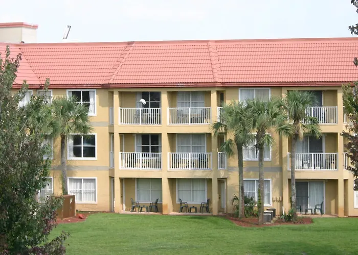 Parc Corniche Condominium Suites