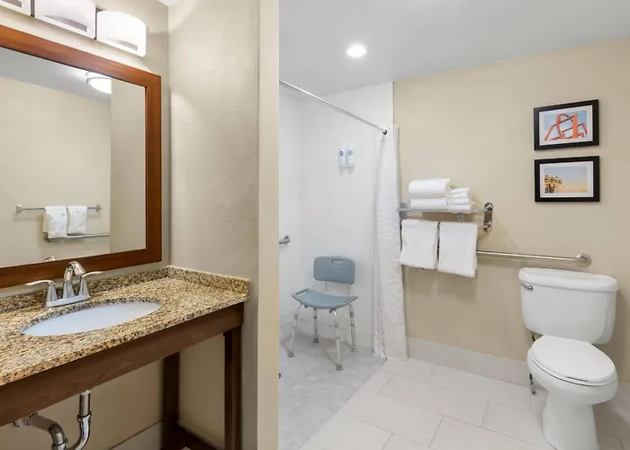 Comfort Suites Near Universal Resort